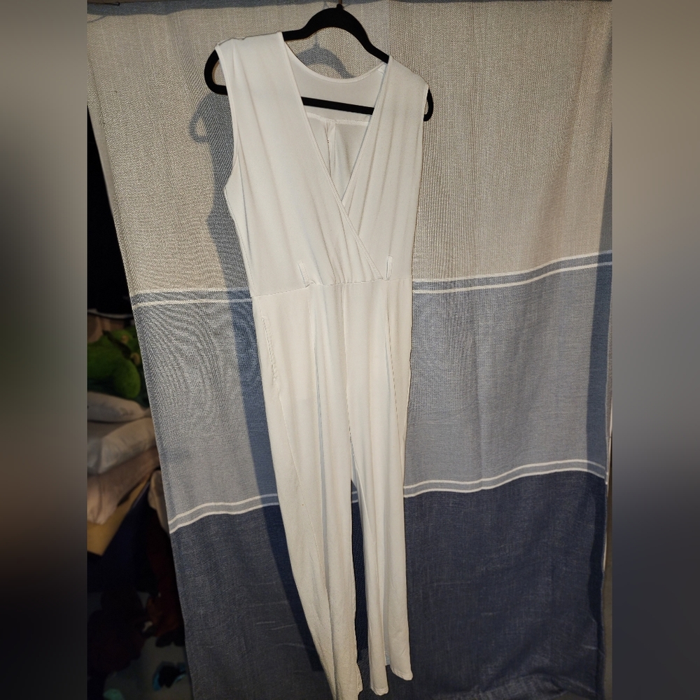 White Bosy Suit